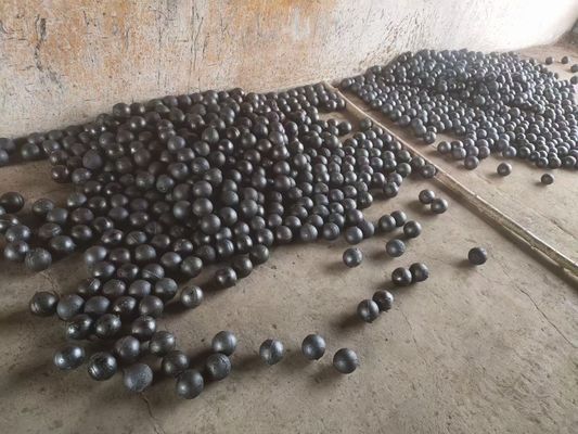 قابلة للتخصيص 20-150mm مطحنة الكرة الفولاذية وسائل الطحن 55-67HRC ومصنع كرات الصلب مطحنة الكرة